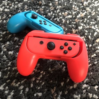 Nieuwe Joy-Con Houders Rood en Blauw