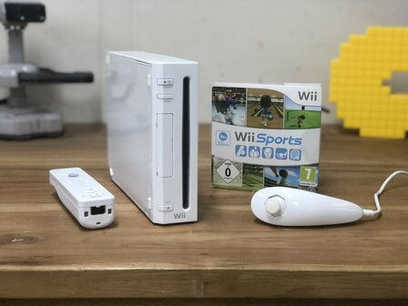 Nintendo Wii Console Starter Pack - Wii Sports Edition