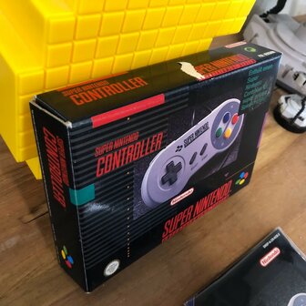 Originele Super Nintendo Controller (German) [Complete]