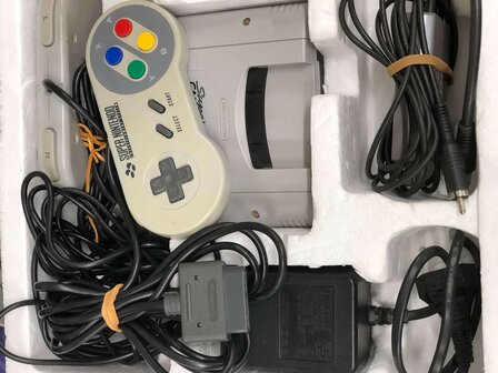 Super Nintendo Starter Pack - Super Gameboy Edition[Complete]