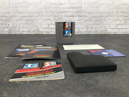 Nintendo NES Starter Pack - Action Set [Complete]