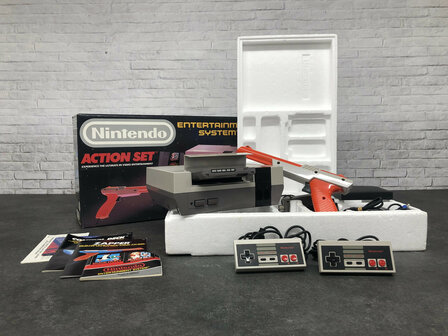 Nintendo NES Starter Pack - Action Set [Complete]