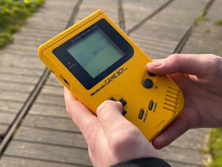 Gameboy Classic Yellow