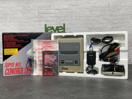 Super Nintendo SNES Console [Complete]