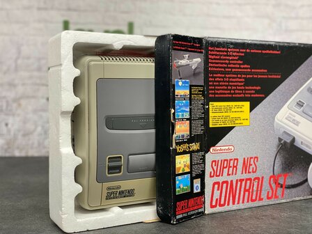 Super Nintendo SNES Console [Complete]