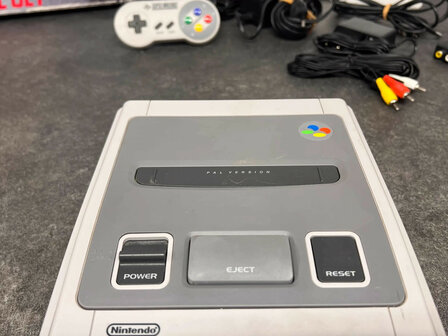 Super Nintendo Starter Pack - Control Set Edition [Complete]