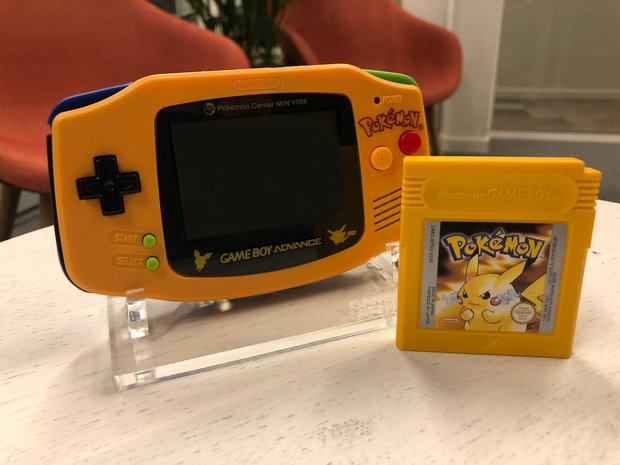  Game Boy Color - Limited Pokemon Edition - Yellow