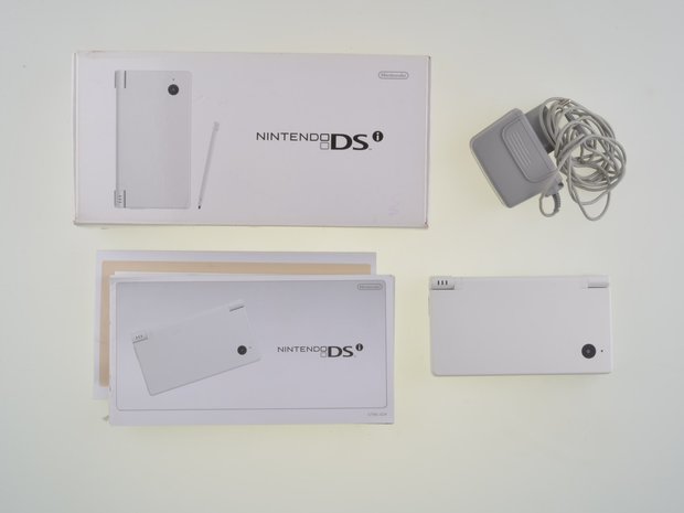 Nintendo DSi White [Complete]