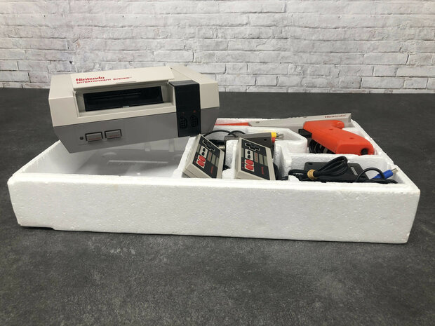 Nintendo NES Starter Pack - Action Set [Complete]