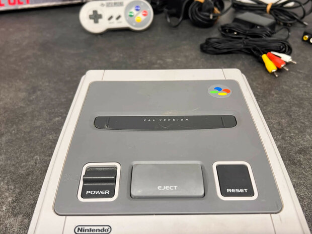 Super Nintendo Starter Pack - Control Set Edition [Complete]