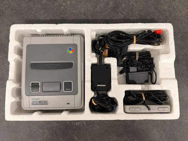 Super Nintendo Starter Pack - Control Set Edition [Complete]