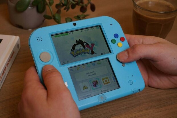 Nintendo 2DS - White/Red