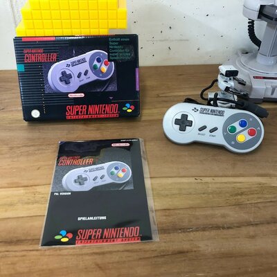 Originele Super Nintendo Controller (German) [Complete]