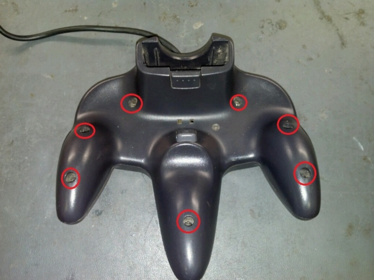 N64 Controller Pookje Vervangen - Schroeven verwijderen