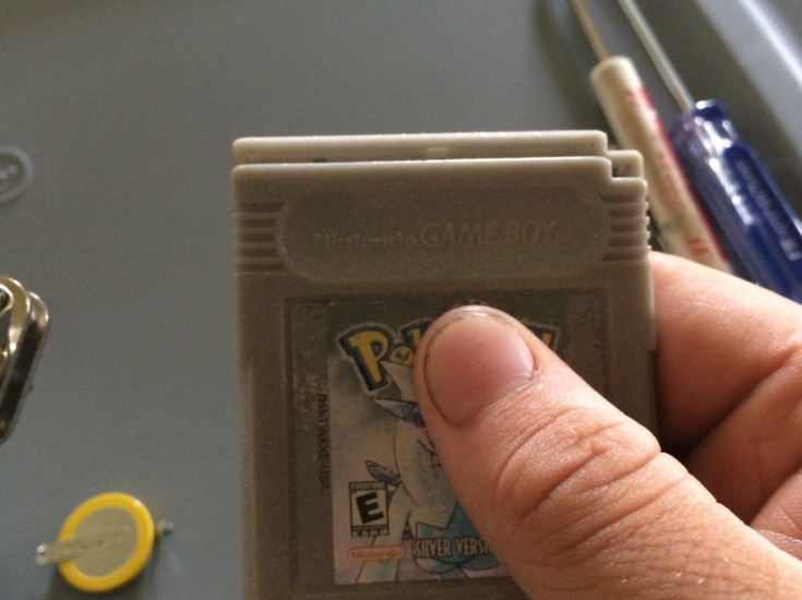 Gameboy Game Batterij Vervangen - Achterkant